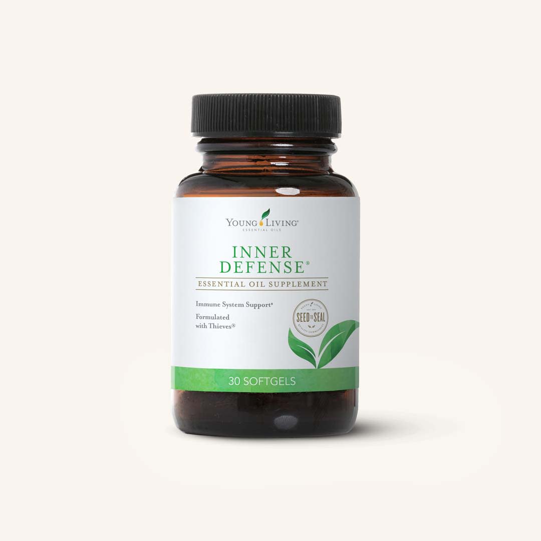 Young Living Inner Defense® Softgels met premium etherische oliën, waaronder oregano, tijm en de Thieves®-melange.
