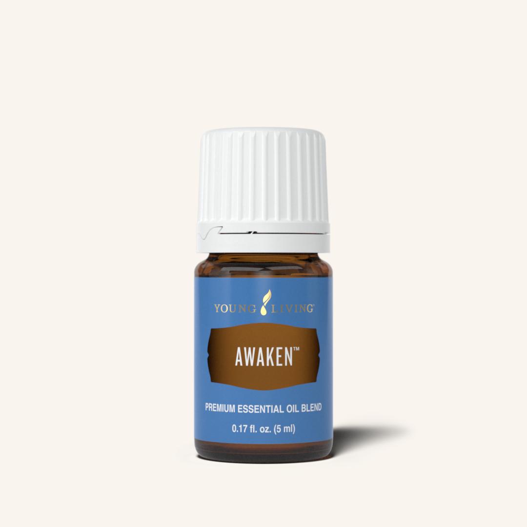 Awaken™ etherische olieblend van Young Living met een fris, bloemig en kruidig aroma voor aromatherapie en dagelijks gebruik.