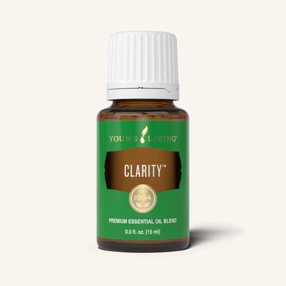 Clarity™ etherische olieblend van Young Living met een frisse, kruidige en licht muntachtige geur voor aromatherapie en dagelijks gebruik.