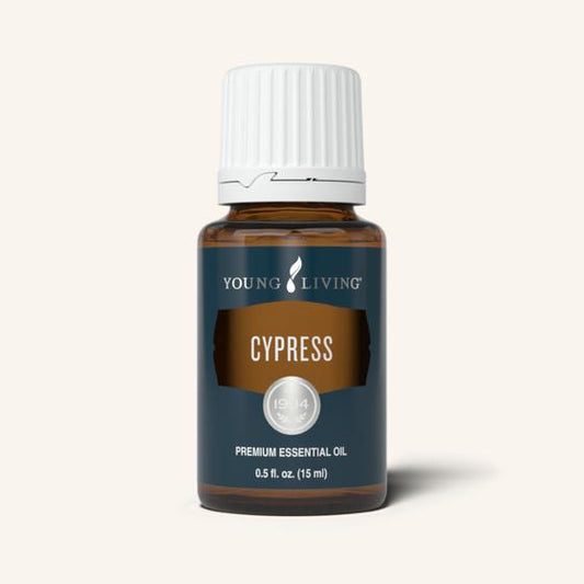 Young Living Cypress etherische olie, 100% pure essentiële olie van Cupressus sempervirens met een frisse, houtachtige en licht kruidige geur.