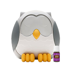 Feather the Owl Diffuser van Young Living, een uilvormige ultrasone diffuser voor de kinderkamer met LED-verlichting, witte ruis en ontspannende melodieën.