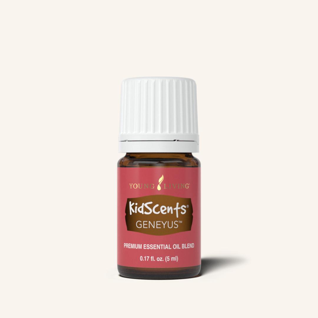 KidScents® GeneYus™ etherische olieblend van Young Living met een frisse, fruitige en licht kruidige geur, speciaal ontwikkeld voor kinderen.