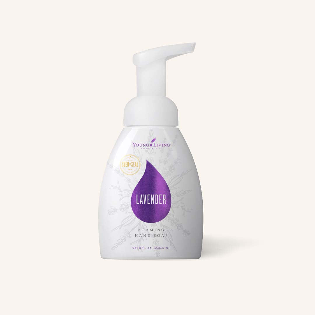 Young Living Lavender Foaming Hand Soap met lavendel essentiële olie en aloë vera voor schone, zachte en fris geurende handen.