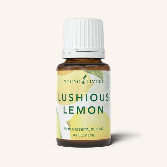 Lushious Lemon™ etherische olieblend van Young Living met een frisse, sprankelende citrusgeur van citroen en andere premium citrusoliën.