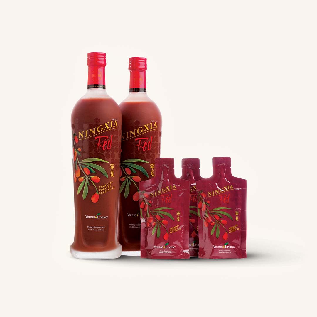 Young Living NingXia Red® Combo Pack met twee flessen van 750 ml en dertig portiezakjes van 60 ml met Ningxia-wolfbespuree en premium etherische citrusoliën.