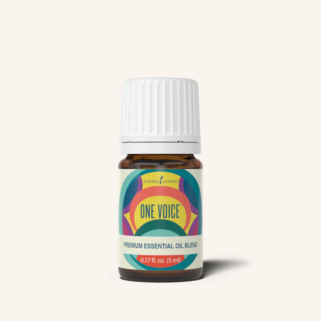 One Voice™ etherische olieblend van Young Living met Sacred Frankincense™, Royal Hawaiian Sandalwood™, Bergamot, Rose en Jasmine voor aromatherapie en dagelijks gebruik.