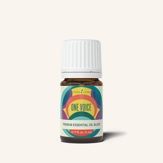 One Voice™ etherische olieblend van Young Living met Sacred Frankincense™, Royal Hawaiian Sandalwood™, Bergamot, Rose en Jasmine voor aromatherapie en dagelijks gebruik.