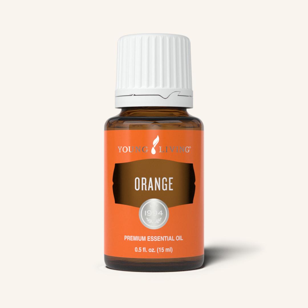 Young Living Orange etherische olie, 100% pure essentiële olie van Citrus sinensis met een frisse, zoete en fruitige citrusgeur.