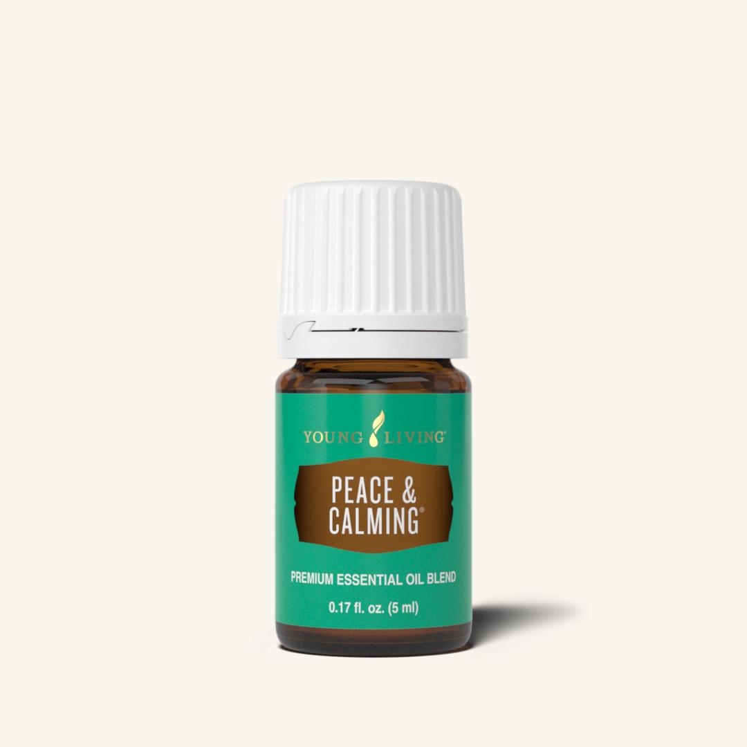 Young Living Peace & Calming® etherische olieblend met Tangerine, Orange, Patchouli, Blue Tansy en Ylang Ylang voor aromatherapie en dagelijks gebruik.