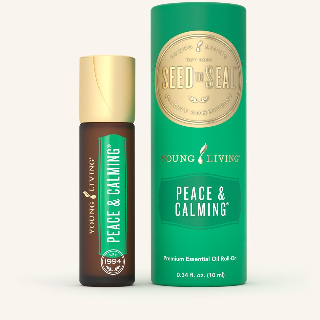 Young Living Peace & Calming® Roll-On met voorverdunde etherische olieblend van mandarijn, sinaasappel, ylang ylang, patchouli en Blue Tansy.