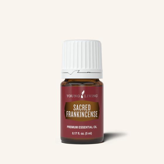 Young Living Sacred Frankincense™ etherische olie van Boswellia sacra met een warm, harsachtig en verfijnd aroma voor aromatherapie.