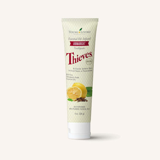 Young Living Thieves® AromaBright® Toothpaste van 114 gram voor dagelijkse mondverzorging met de exclusieve Thieves®-blend.