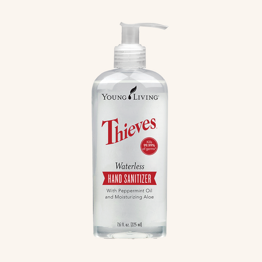 Young Living Thieves® Waterless Hand Purifier 225 ml, waterloze handreiniger met aloë vera, glycerine en de exclusieve Thieves®-blend.